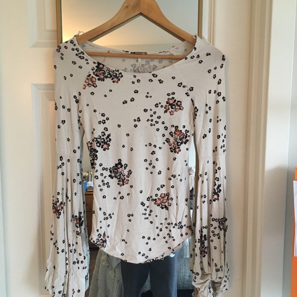 NWT Free People bubble sleeve top